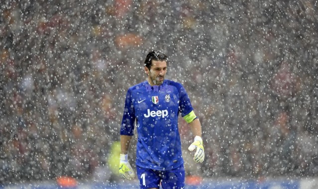 今日体坛盛宴，全运会华彩谢幕，女足欧冠激战正酣，F1、斯诺克、NBA点燃全球激情